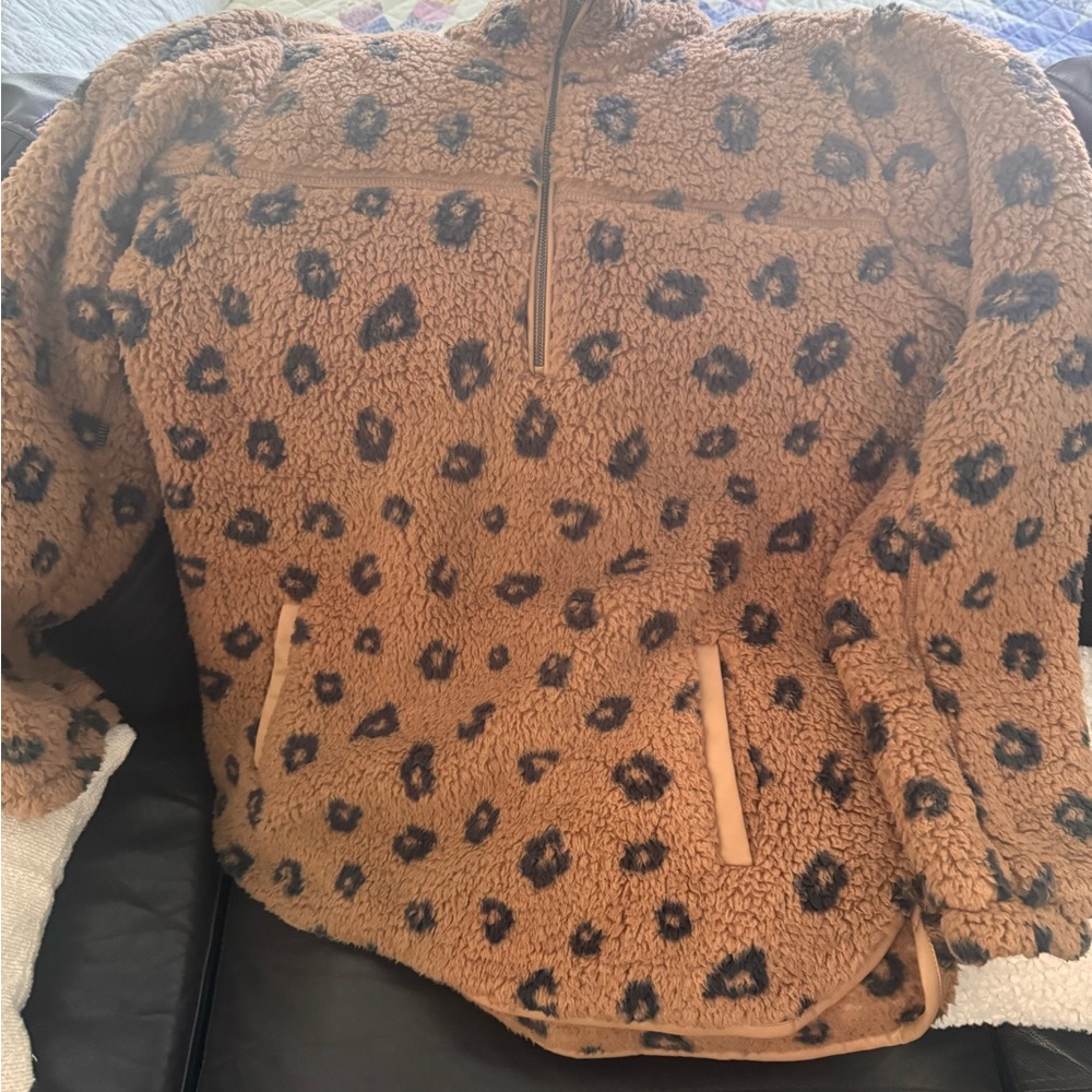 Abercrombie & Fitch Tan and Black Fleece Jacket - Picture 4 of 4